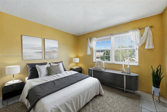 221 SE 9th Ave 202, Pompano Beach, FL 33060