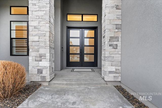 207 S Eagles Roost Way, Eagle, ID 83616