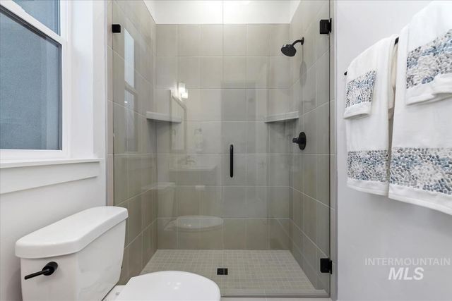 207 S Eagles Roost Way, Eagle, ID 83616