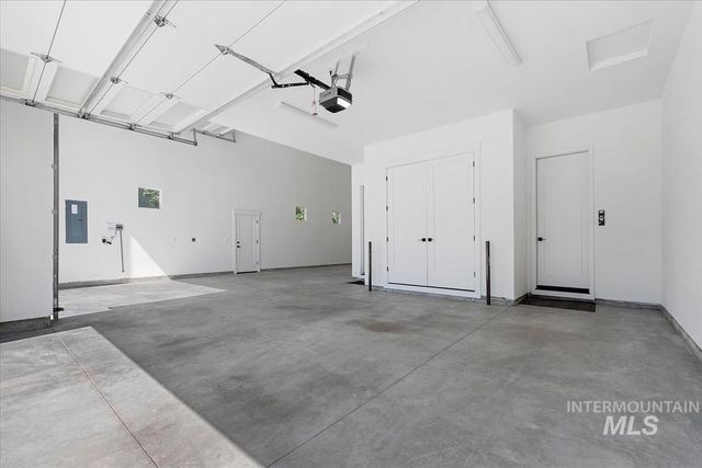 207 S Eagles Roost Way, Eagle, ID 83616