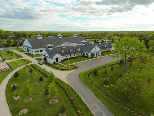 14341 W OLD SCHOOL Road, Libertyville, IL 60048