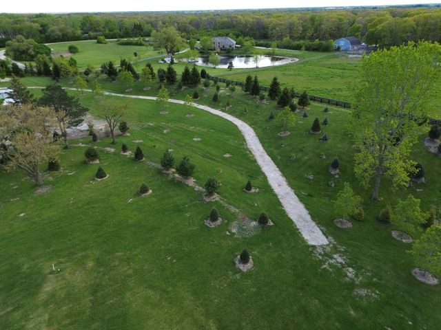 14341 W OLD SCHOOL Road, Libertyville, IL 60048