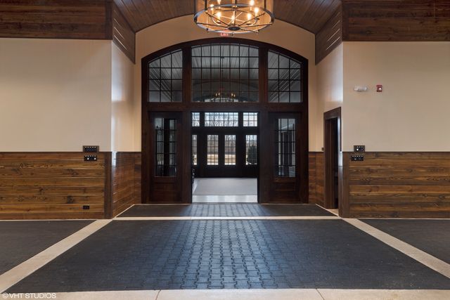 14341 W OLD SCHOOL Road, Libertyville, IL 60048