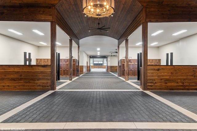 14341 W OLD SCHOOL Road, Libertyville, IL 60048