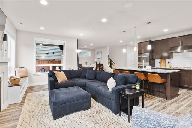 715 153rd Street SW, Lynnwood, WA 98087