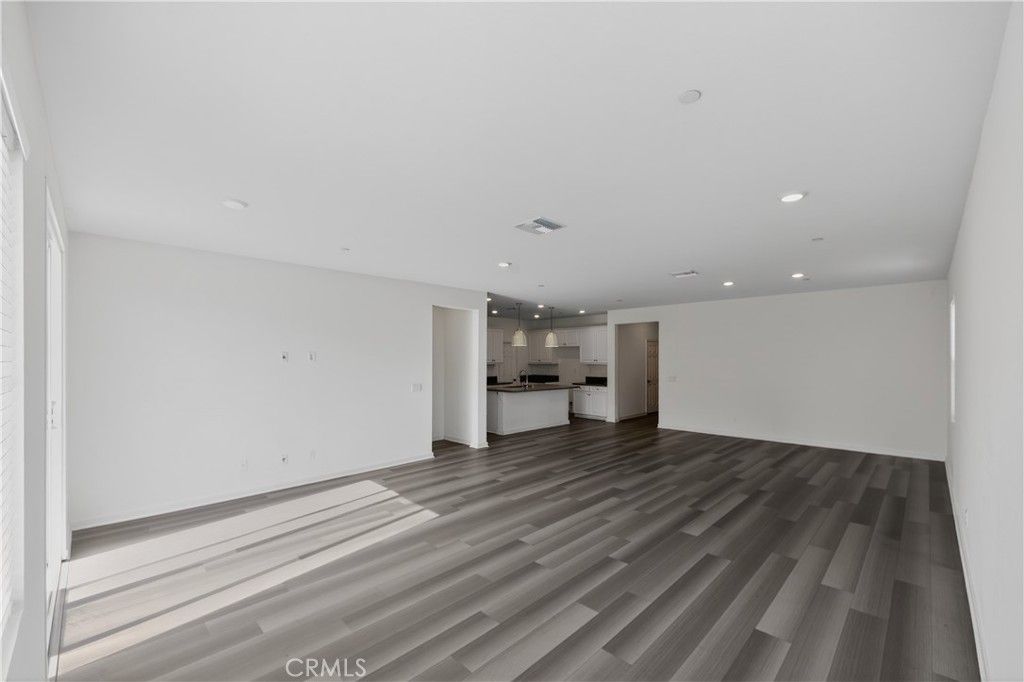 Image 10 of property listing at 41507 Red Car, Lake Elsinore, CA 92532