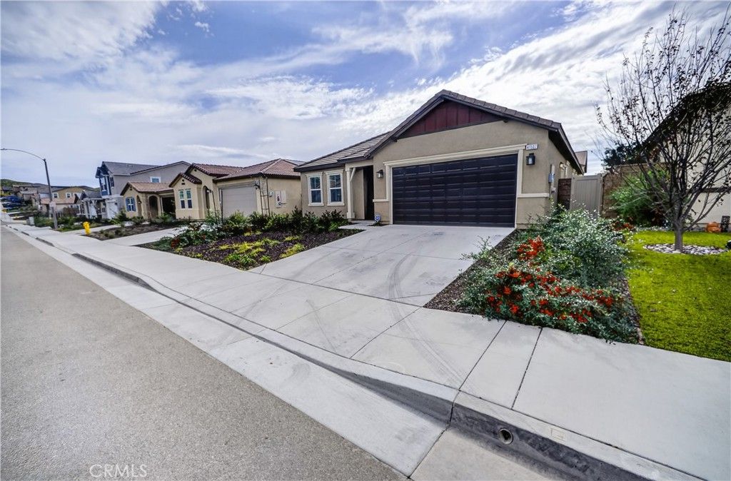 Image 2 of property listing at 41507 Red Car, Lake Elsinore, CA 92532