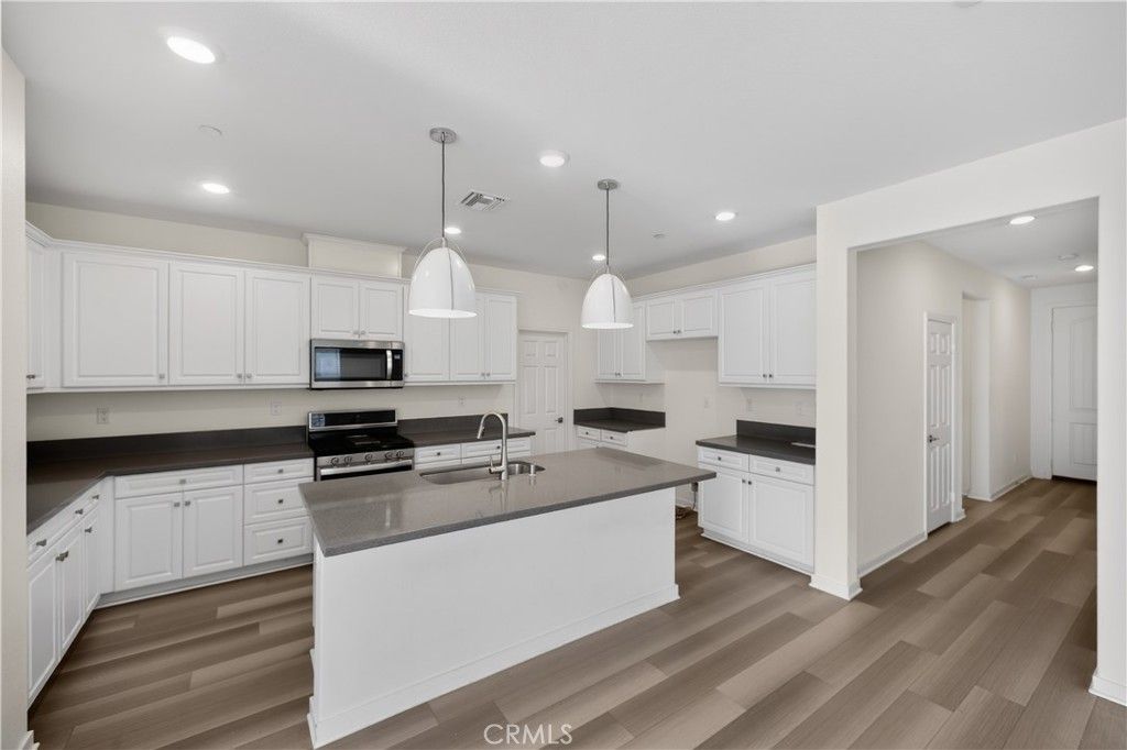 Image 5 of property listing at 41507 Red Car, Lake Elsinore, CA 92532