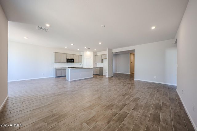 18110 W CREEDANCE Boulevard, Surprise, AZ 85387