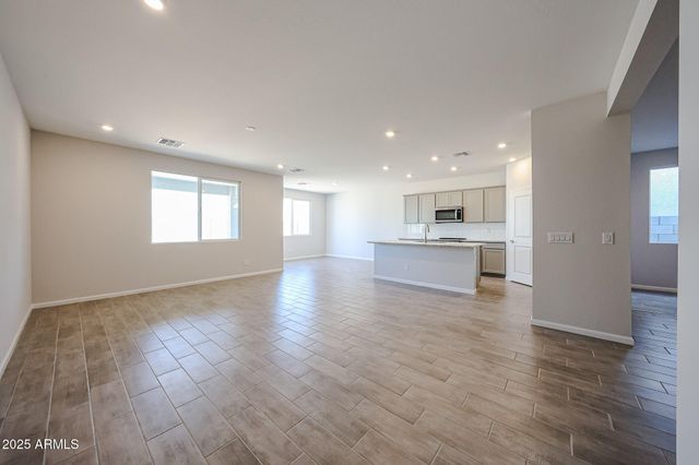 18110 W CREEDANCE Boulevard, Surprise, AZ 85387