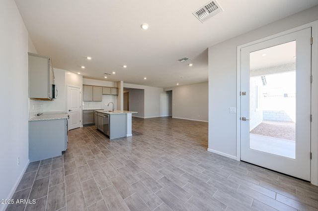 18110 W CREEDANCE Boulevard, Surprise, AZ 85387