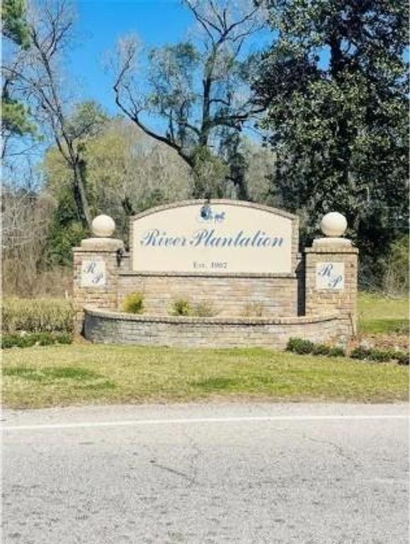31 Holly Springs Drive, Conroe, TX 77302