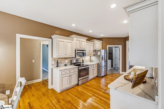 309 Saddlers Run, Chesnee, SC 29323