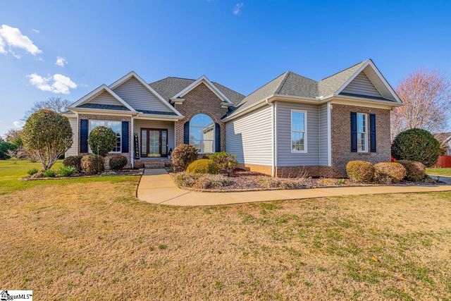 309 Saddlers Run, Chesnee, SC 29323