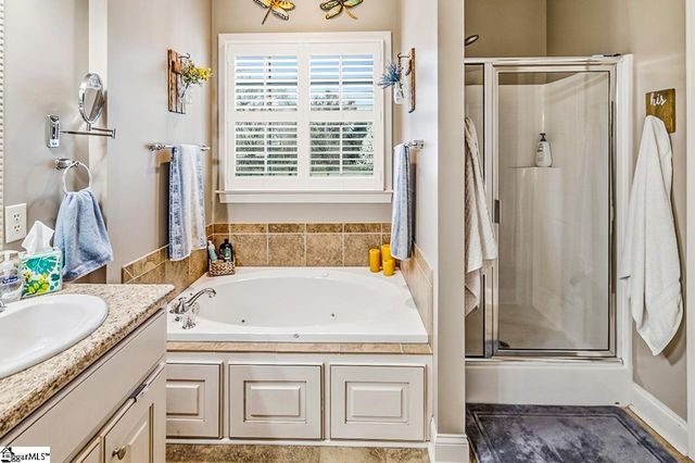 309 Saddlers Run, Chesnee, SC 29323