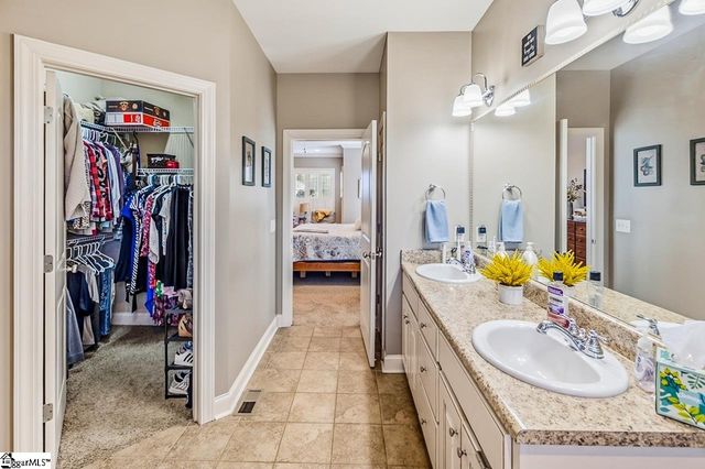 309 Saddlers Run, Chesnee, SC 29323