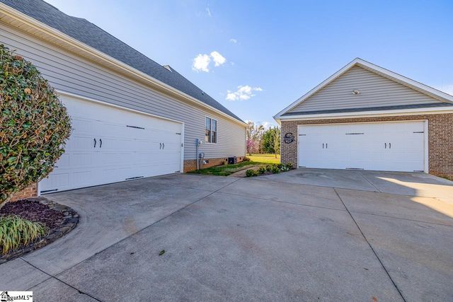 309 Saddlers Run, Chesnee, SC 29323