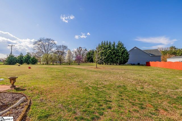 309 Saddlers Run, Chesnee, SC 29323