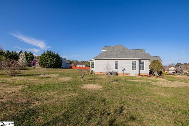 309 Saddlers Run, Chesnee, SC 29323