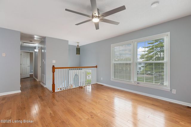 6901 Holly Lake Dr, Louisville, KY 40291