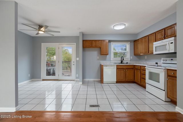 6901 Holly Lake Dr, Louisville, KY 40291