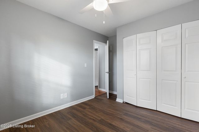 6901 Holly Lake Dr, Louisville, KY 40291