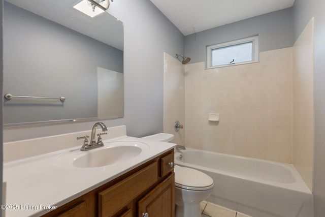 6901 Holly Lake Dr, Louisville, KY 40291