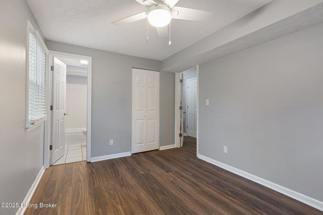 6901 Holly Lake Dr, Louisville, KY 40291