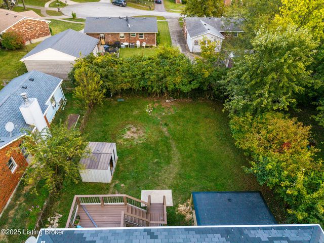 6901 Holly Lake Dr, Louisville, KY 40291