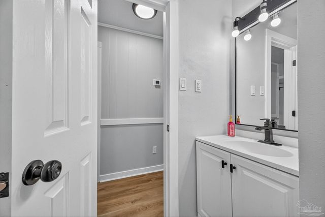 4673 Van Horn Rd, Milton, FL 32583