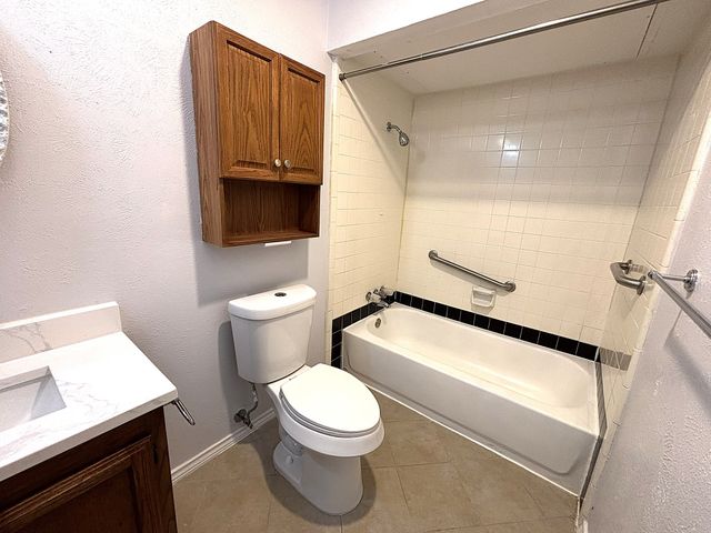 5620 Pearce Street, The Colony, TX 75056