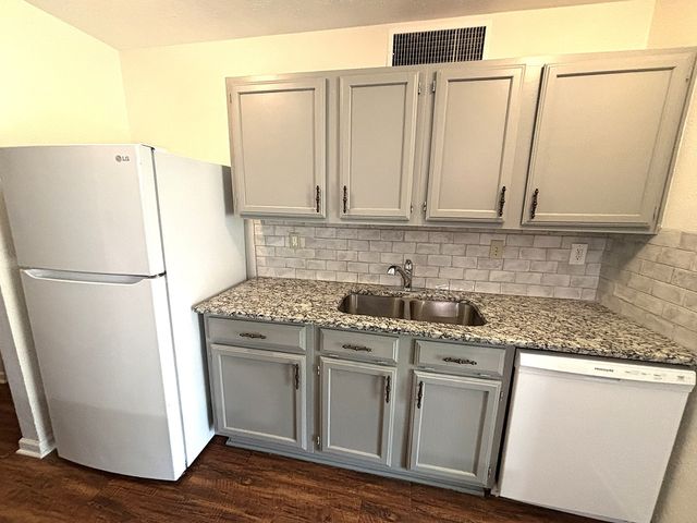 5620 Pearce Street, The Colony, TX 75056