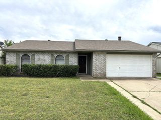 5620 Pearce Street, The Colony, TX 75056