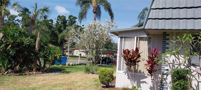 1811 BEDFORD LANE 157, Sun City Center, FL 33573
