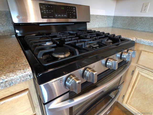 2338 LARKSPUR DR, Alpine, CA 91901