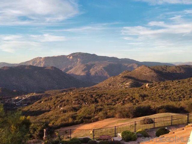 2338 LARKSPUR DR, Alpine, CA 91901