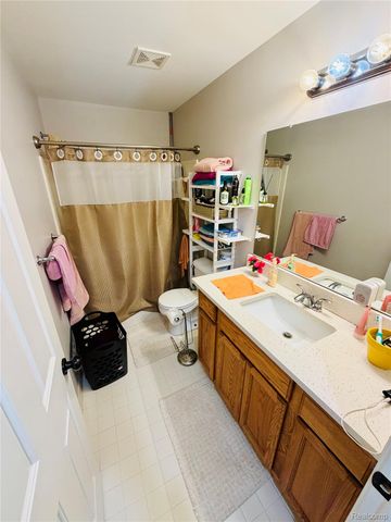 46758 Creeks Bend, Canton Charter Township, MI 48188