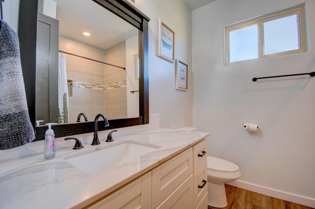 14 Zentner Road, Los Lunas, NM 87031