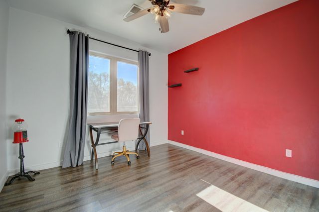 14 Zentner Road, Los Lunas, NM 87031