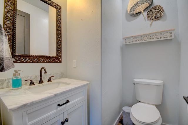 14 Zentner Road, Los Lunas, NM 87031