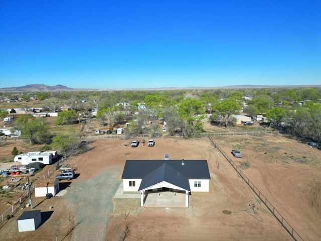 14 Zentner Road, Los Lunas, NM 87031
