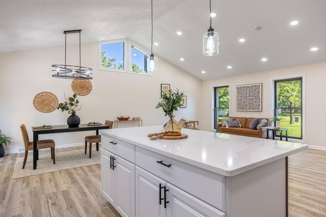 8249 Lakenoll Court, West Chester, OH 45069