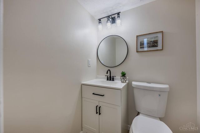 8249 Lakenoll Court, West Chester, OH 45069