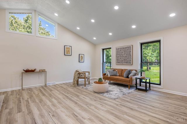 8249 Lakenoll Court, West Chester, OH 45069