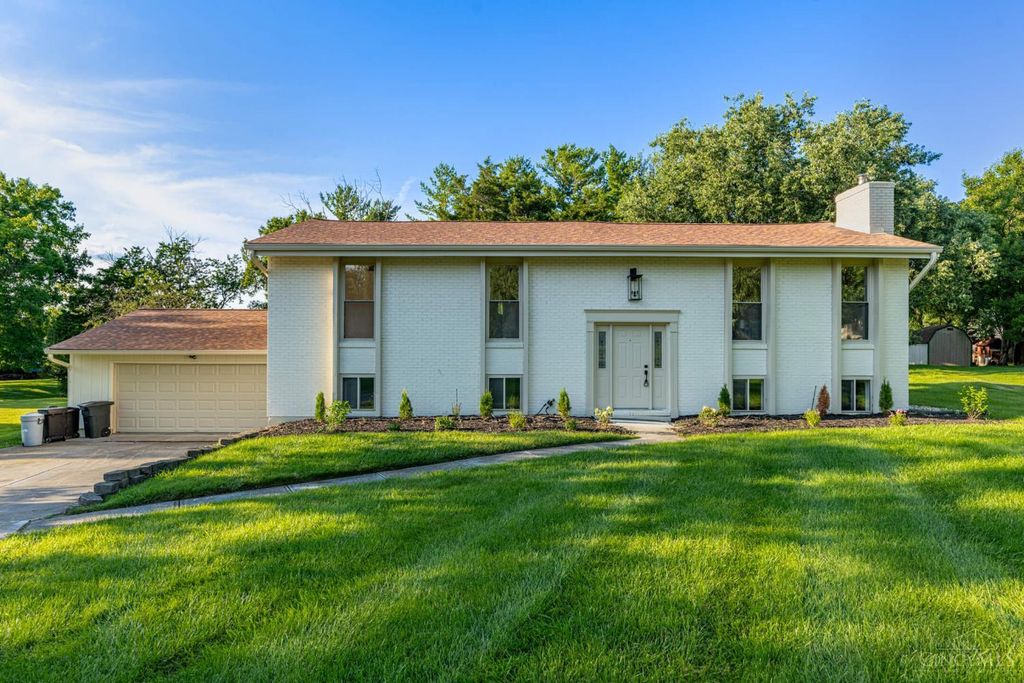 8249 Lakenoll Court, West Chester, OH 45069