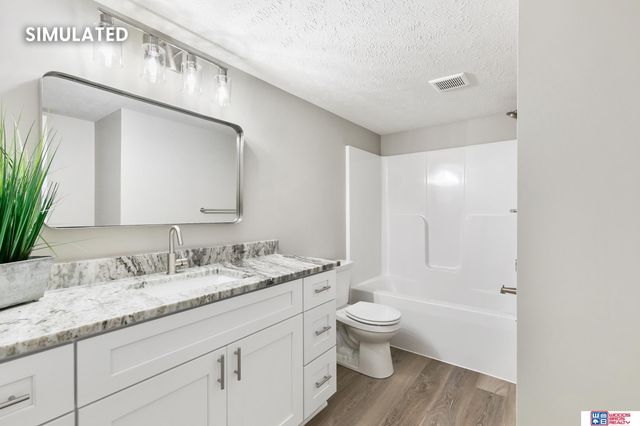 2932 South Creek Road, Lincoln, NE 68516