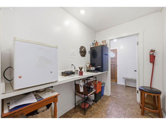 2296 PIERCE St, Eugene, OR 97405
