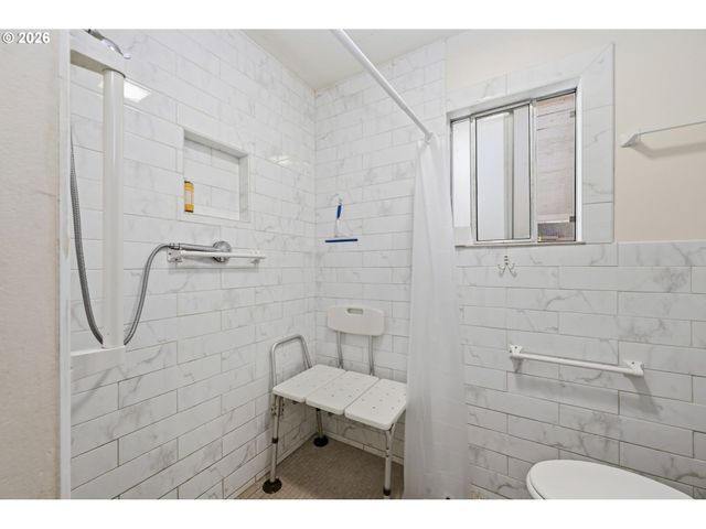 2296 PIERCE St, Eugene, OR 97405