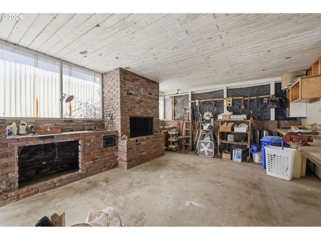 2296 PIERCE St, Eugene, OR 97405