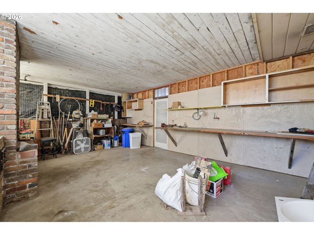 2296 PIERCE St, Eugene, OR 97405